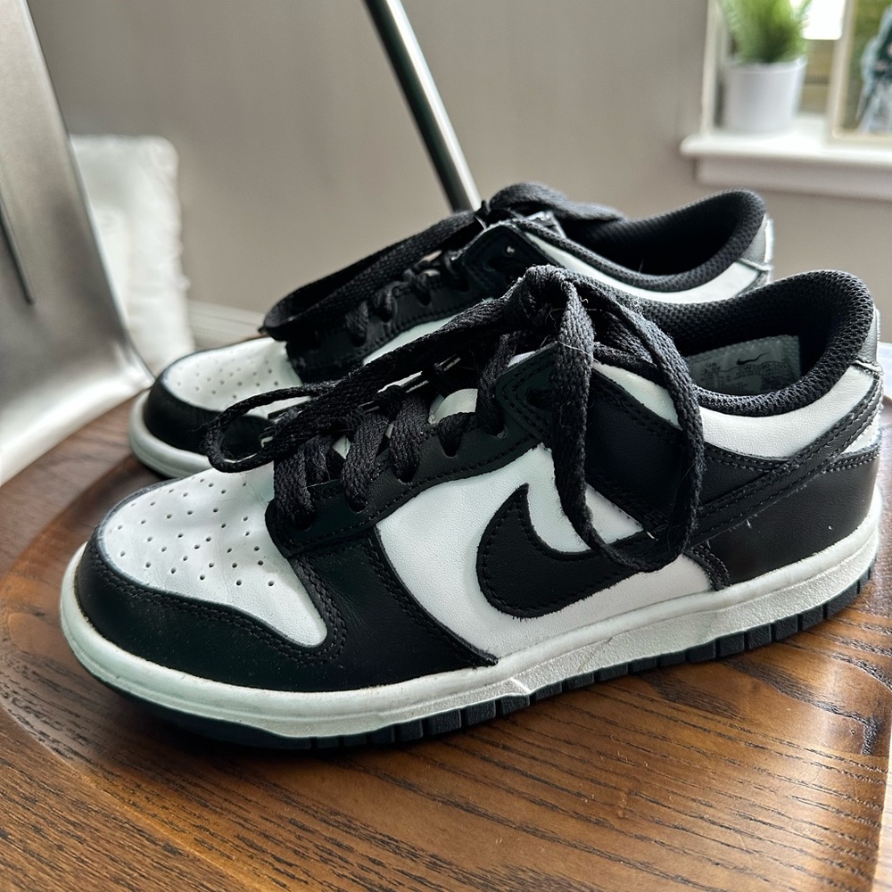 Nike Panda Dunks Low